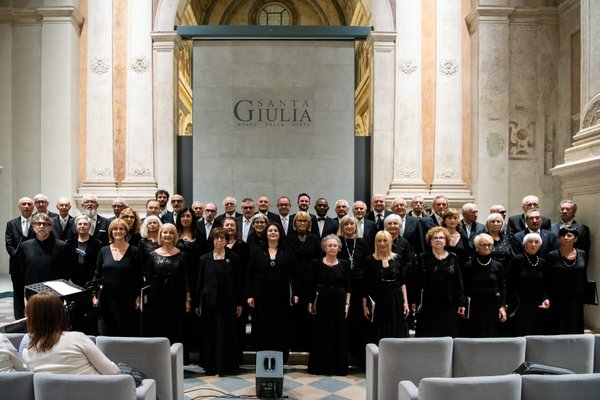 Coro Lirico Bresciano G.Verdi in esecuzione durante il concerto al Museo Santa Giulia 2025 - Foto 126